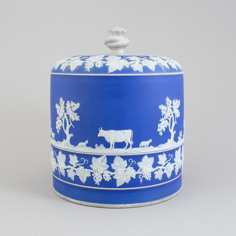 A Wedgwood 'Jasperware' cheese dome, second half of the 19th century.