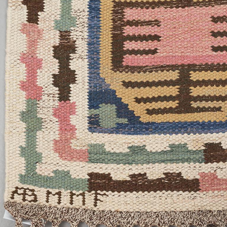 Märta Måås-Fjetterström, Matto, "Dukater", flat weave ca 394-401 x 249,5-251,5 cm, signed AB MMF.