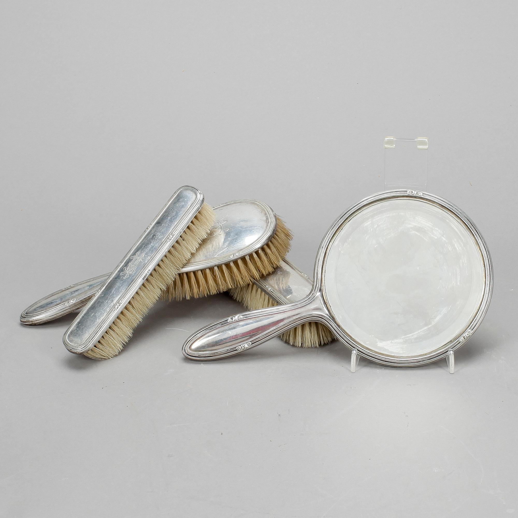 TOILETTEUPPSÄTTNING, 4 delar, silver, Tyskland, sannolikt 1910-20-tal.