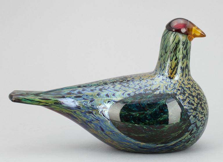 OIVA TOIKKA, glas, sign. Nuutajärvi.