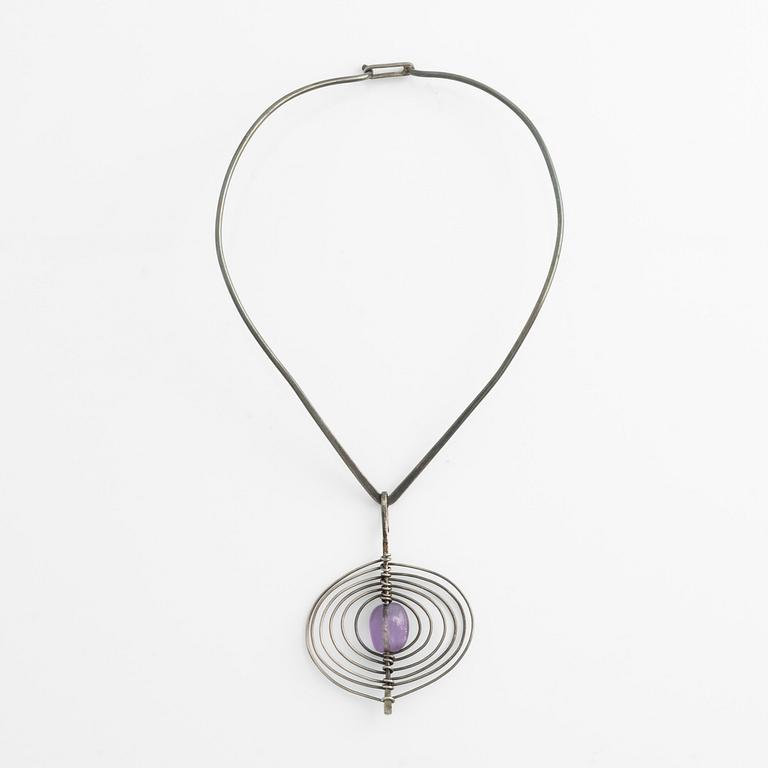 Necklace with pendant, silver with amethyst.