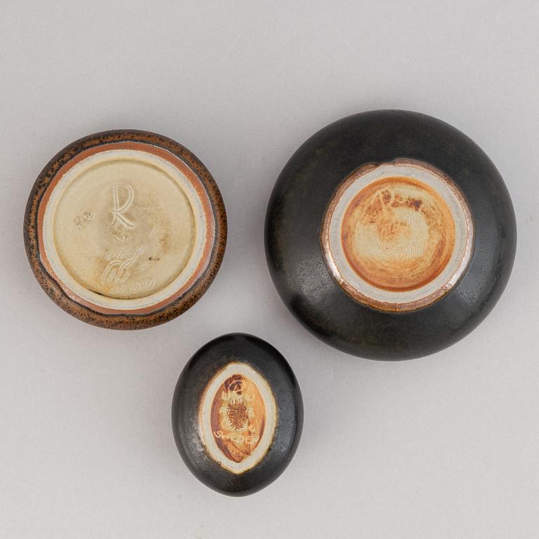 Carl-Harry Stålhane, a set of three stoneware bowls with lid and two bowls for Rörstrand.