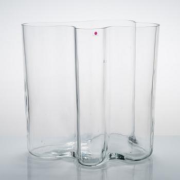 Alvar Aalto, a 1970's '0551' vase for Iittala.