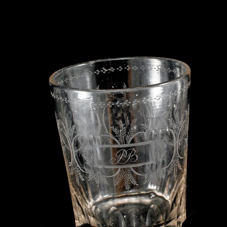 GLAS, ett par, omkring år 1800.