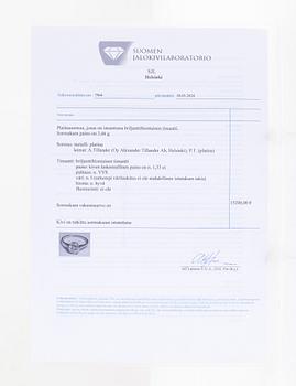 Sormus, platinaa, briljanttihiottu timantti noin 1.33 ct, A.Tillander, Helsinki. SJL-sertifikaatti.