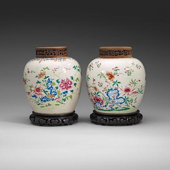 281. Two famille rose jars, Qing dynasty, Qianlong (1736-95).