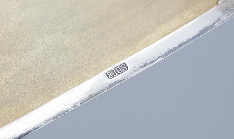 CIGARETTETUI, silver, svenska importstämplar, omkring 1920. Tot vikt ca 161g.