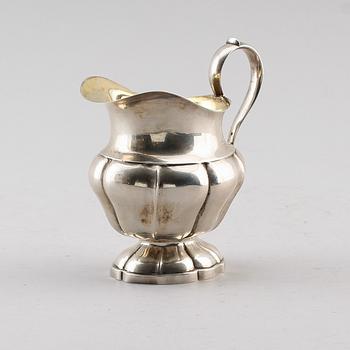 GRÄDDKANNA, silver, Gustaf Möllenborg, Stockholm, 1843. Vikt ca 173 g.