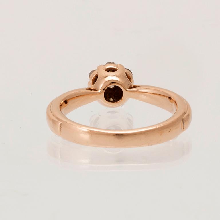 A 14K gold ring "Venice" set with round brilliant cut diamonds, Glamira.