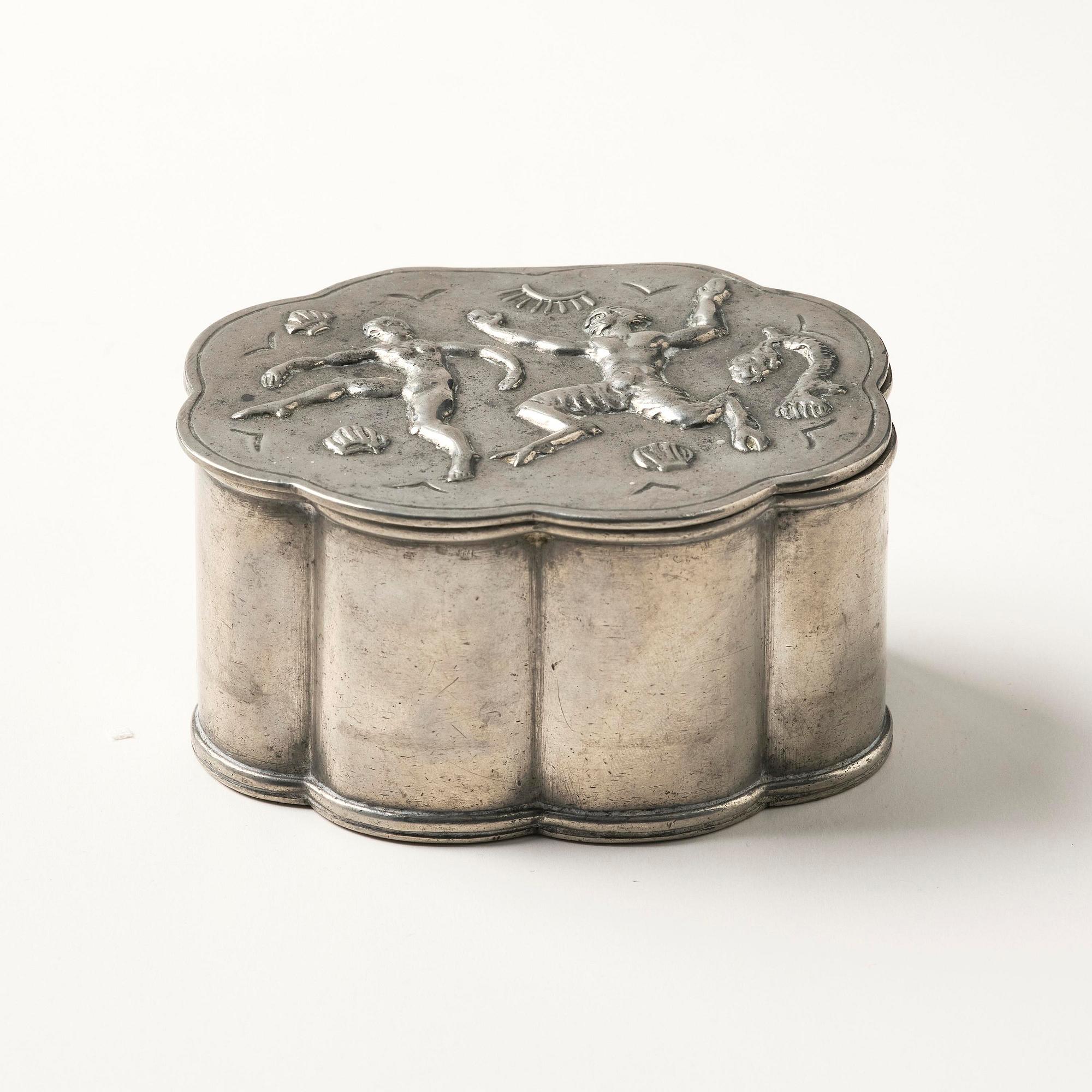 Nils Fougstedt, attributed to, a Swedish Grace pewter box, Herman Bergman konstgjuteri, Stockholm, 1929.