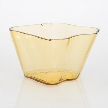Alvar and Aino Aalto, a '9767B' bowl of the 'Aalto flower' sculpture manufactured by Karhula Glassworks 1937-1949.