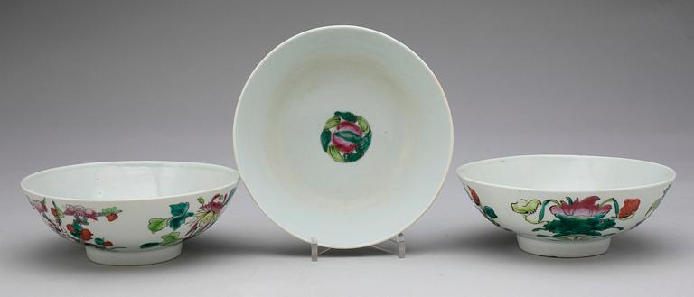 SKÅLFAT, 3 st, porslin, Kina, sen Qing, 1800/1900-tal.