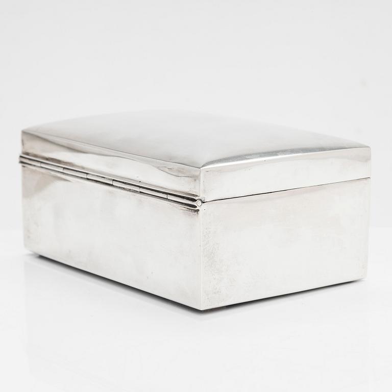 A 1920 silver cigar box, maker's mark KB & Co, Silver- o Repverkstad Bourdette, Kristianstad, Sweden.