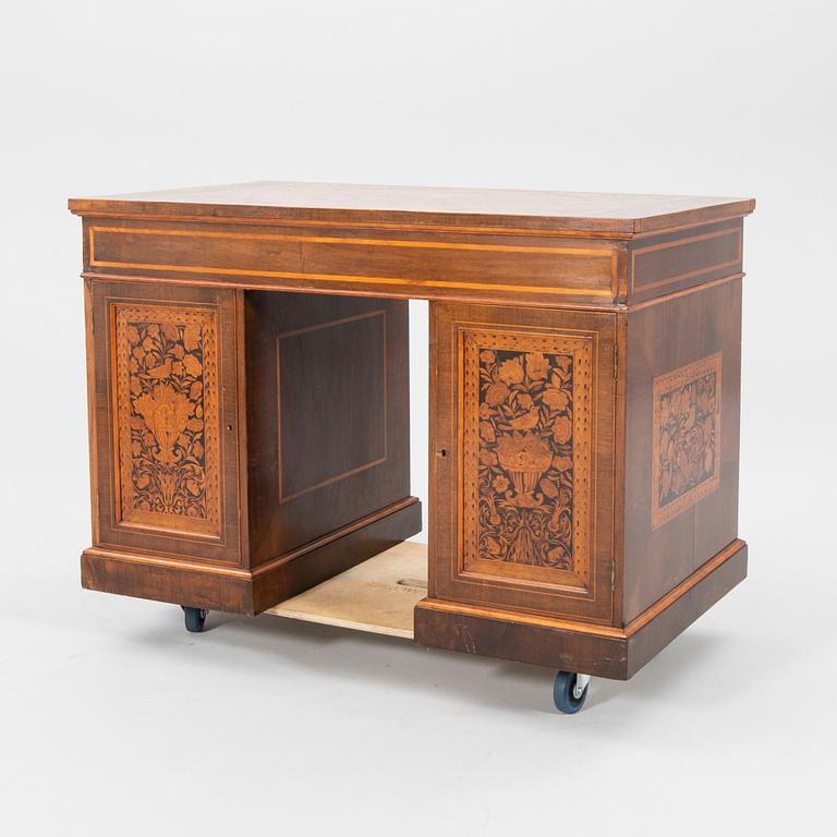 Skrivbord Maggiolinis art Italien 1900-talets första hälft.