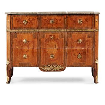 1347. A Gustavian late 18th century commode.