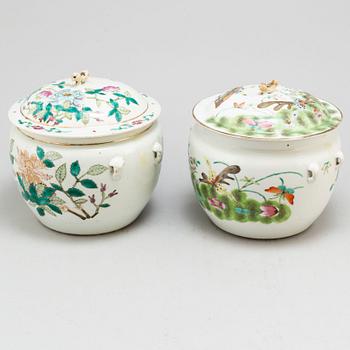 Two Chinese porcelain tureens and covers, 19th/20th century.