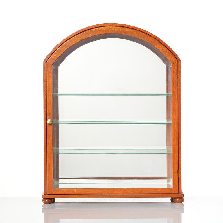 Josef Frank, a model 2070 mahogany table display cabinet, Svenskt Tenn, prior to 1985.