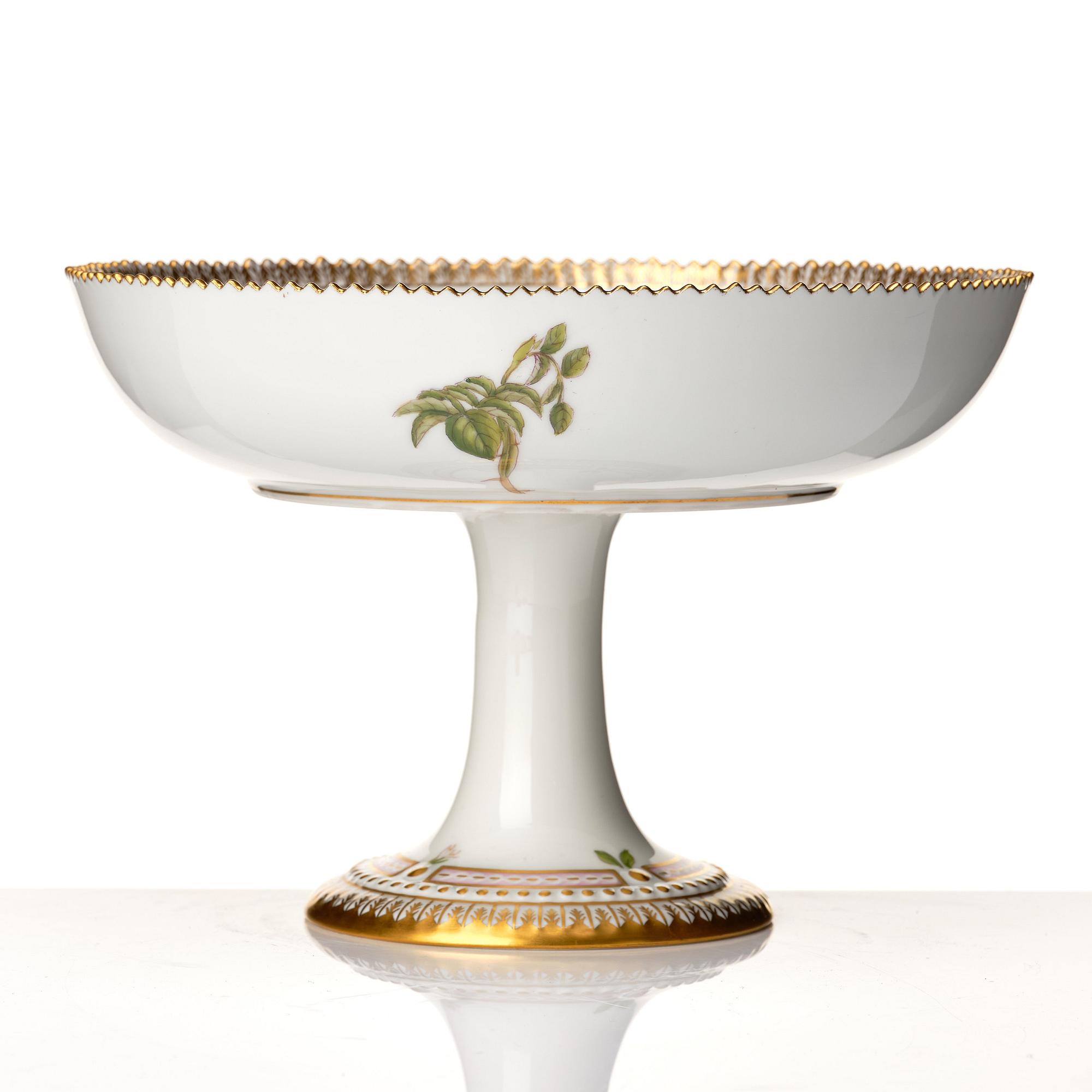 Tazza, porslin. Royal Copenhagen, "Flora Danica", Danmark, 1900-tal.