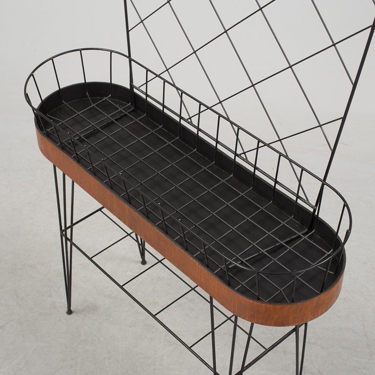 A mid 20th century flower table.