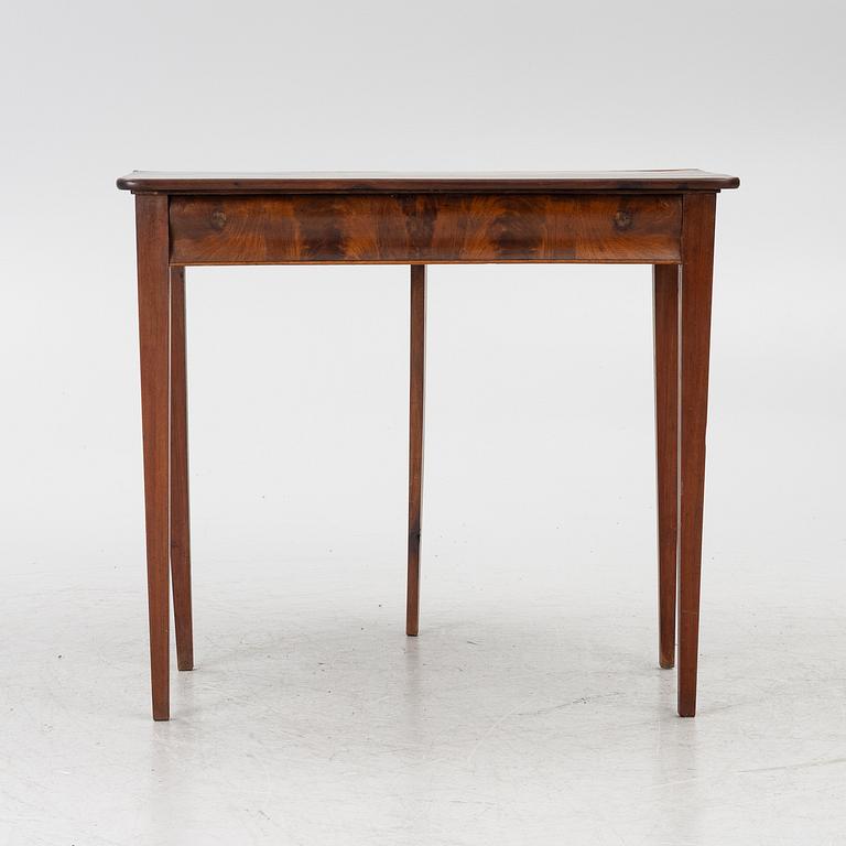 A games table, 19th century.