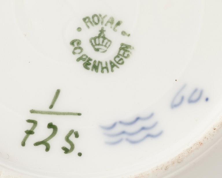 SERVIS, 18 delar, porslin, "Musselmalet". Royal Copenhagen, Danmark.