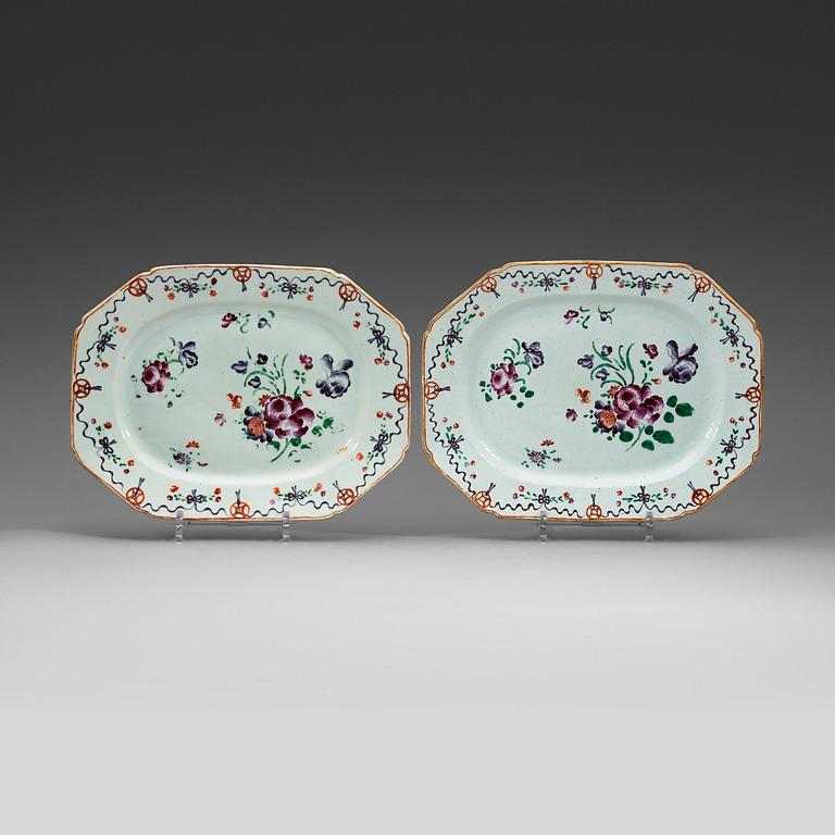 A pair of famille rose dishes, Qing dynasty, Qianlong (1736-95).