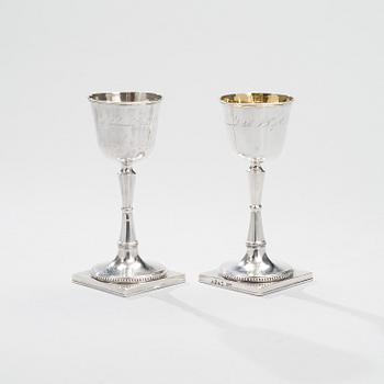 PAIR OF BEAKERS, silver, Turku 1798, A.C.Levon, weight 168 g.