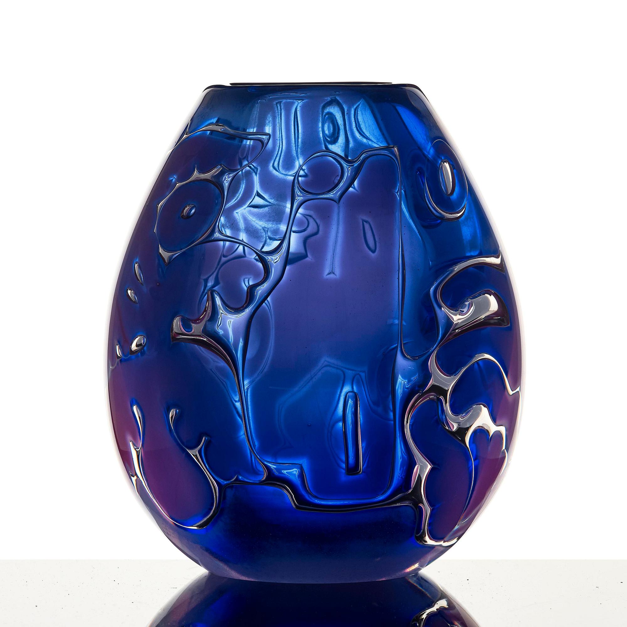 Edvin Öhrström, an ariel glass vase, Orrefors 1938, provenance Gustaf Bergqvist.