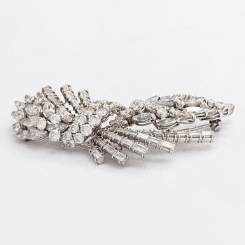 Rintaneula/ hiuskoru platinaa, navette-, briljantti- ja baguettihiottuja timantteja yht. noin 20.00 ct.