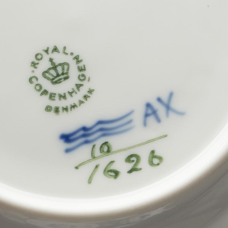 KAFFESERVIS, 36 delar, "Blå Blomst", Royal Copenhagen, porslin, 1900-talets andra hälft.