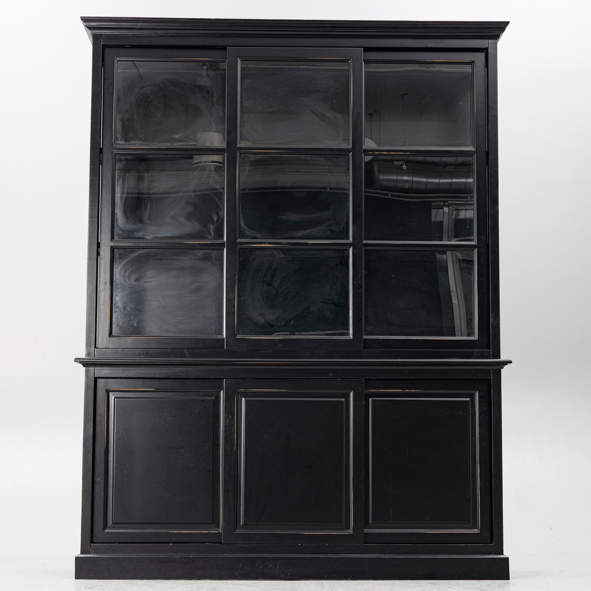 Vitrinskåp, Newport.