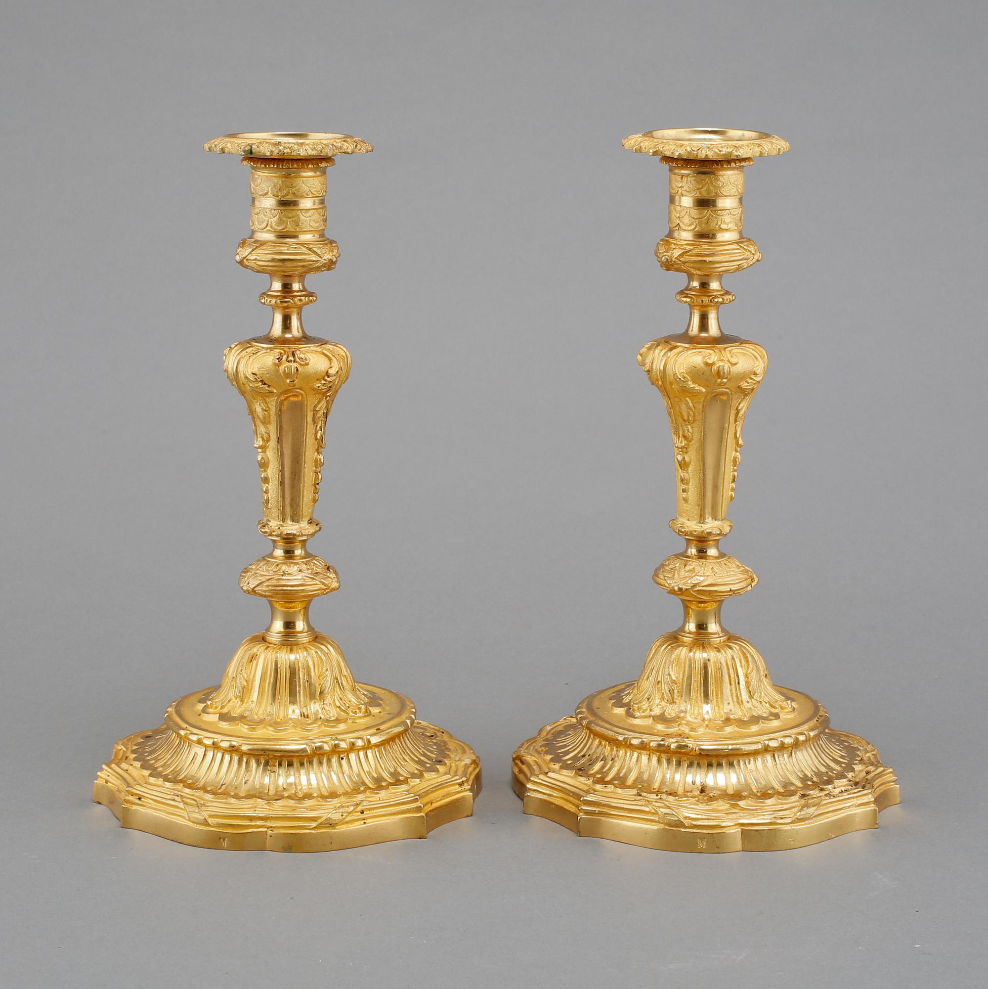 LJUSSTAKAR, ett par, troligen Frankrike, Louis XV-stil, 1800-/1900- tal.