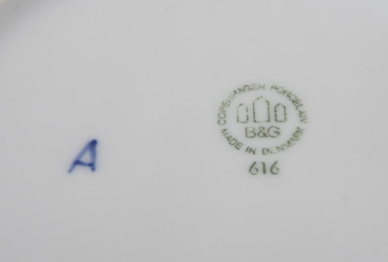 KAFFESERVISDELAR, 32 delar. Porslin, Bing & Gröndahl "Julros".