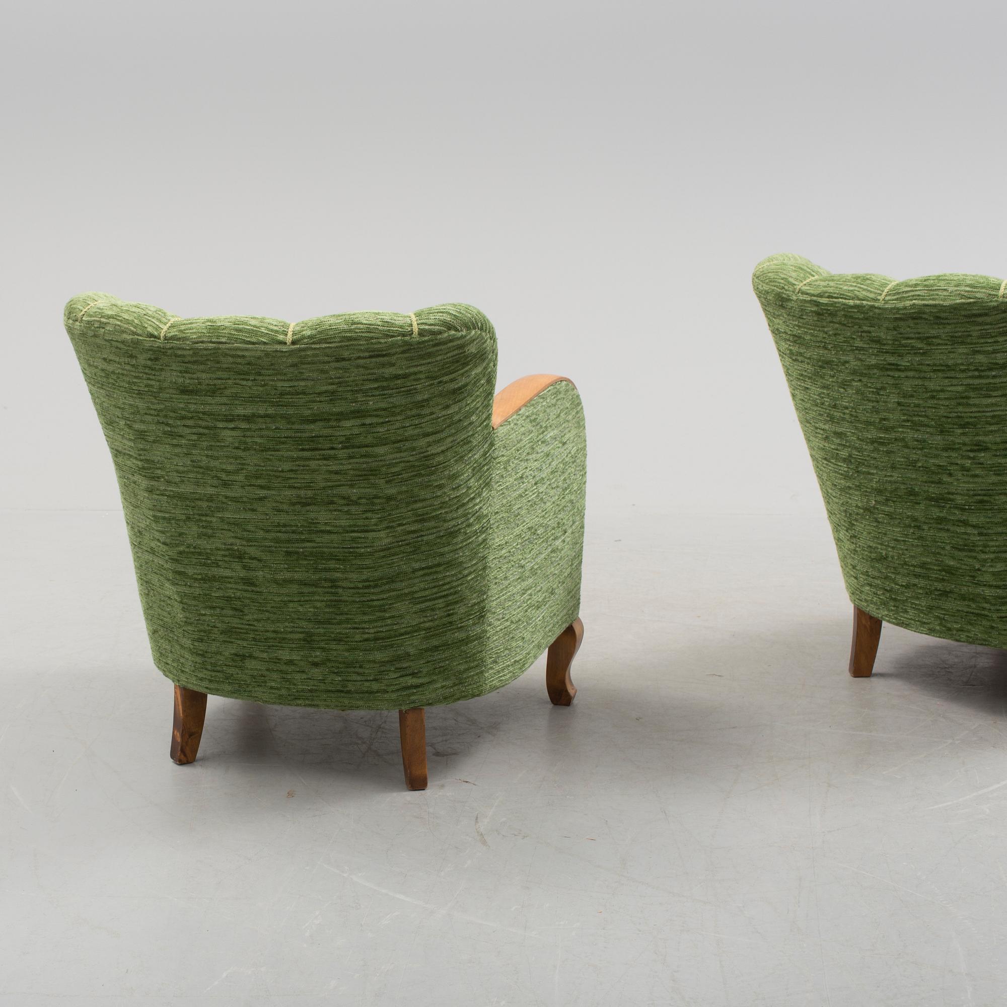 A pair of 1930´s art deco armchairs.