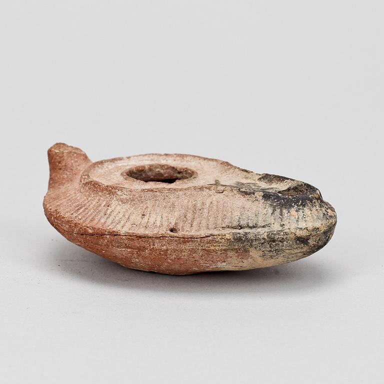 OLJELAMPA, lergods, forntida och Medelhavsområdet.