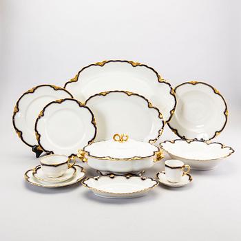 A 122 pcs of Limoges porcelain dinner service.