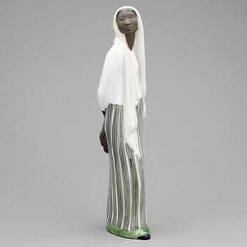 FIGURIN, stengods, Mari Simmulson, Upsala Ekeby, 1950-tal. Sign.