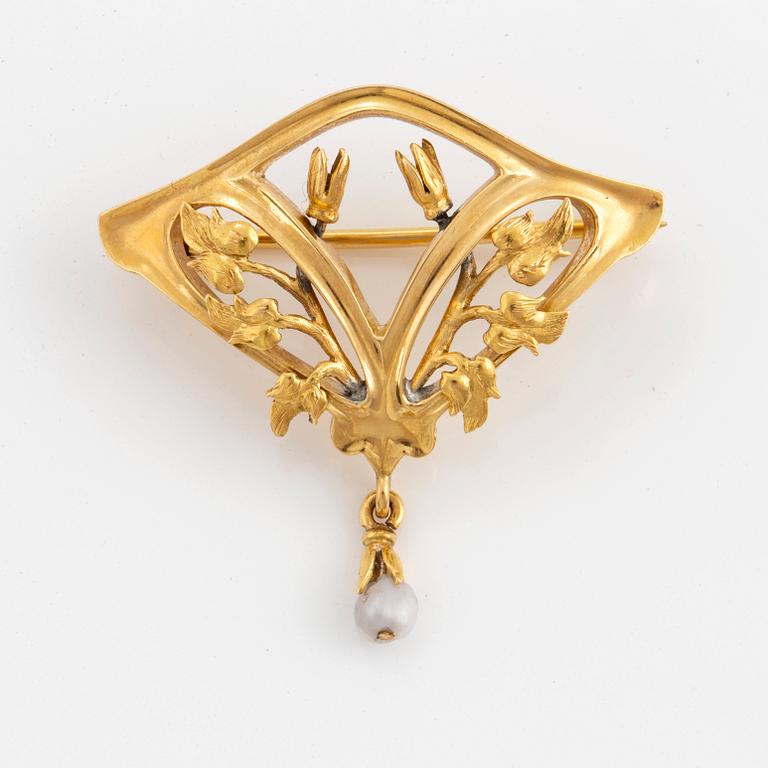 18K gold and pearl jugend brooch.