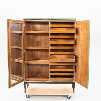 Klädskåp 1920-30-tal.