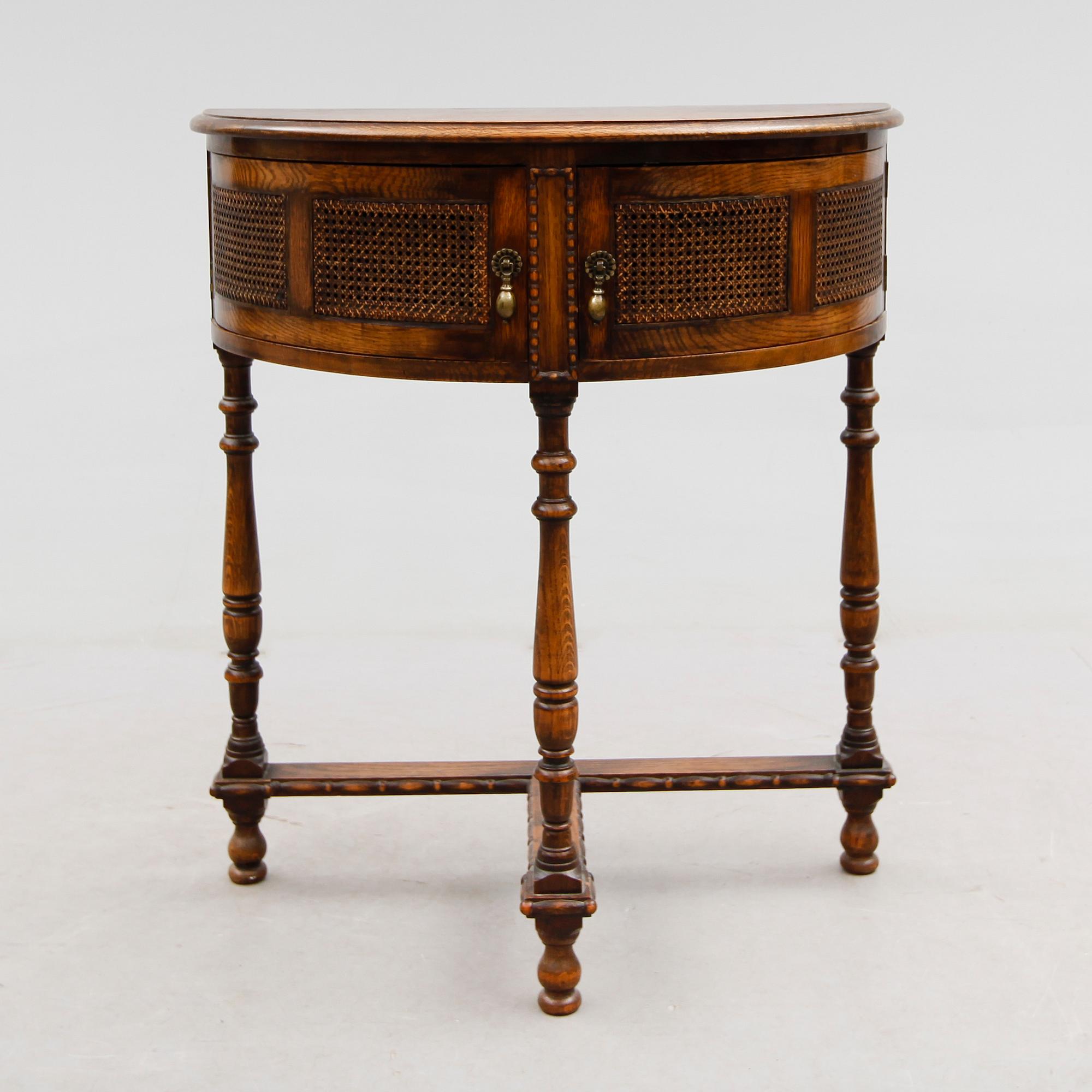 VÄGGBORD, 1900-talets mitt.