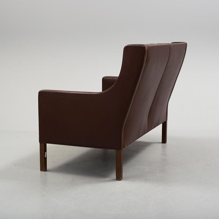 A two-seat leather sofa by Børge Mogensen for Fredrika Stolefabrik, Denmark.