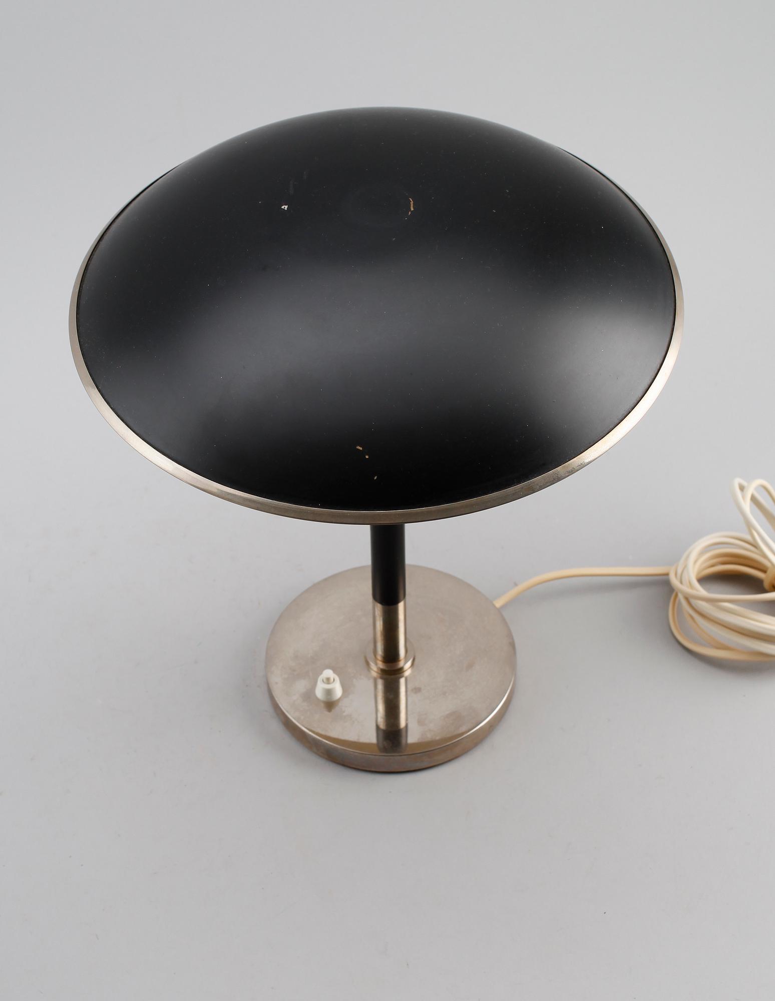 BORDSLAMPA, 1900-talets första hälft.