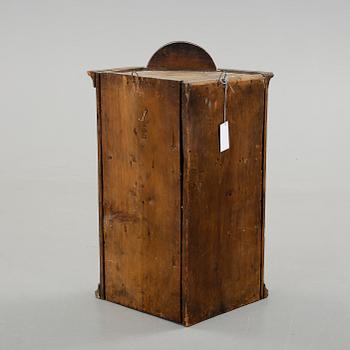 VÄGGHÖRNSKÅP, 1700-tal.