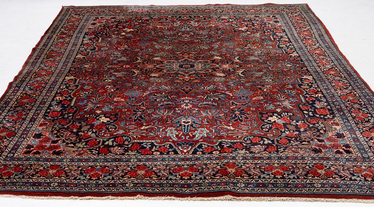 A semi-antique Bidjar carpet, c. 356 x 266 cm.