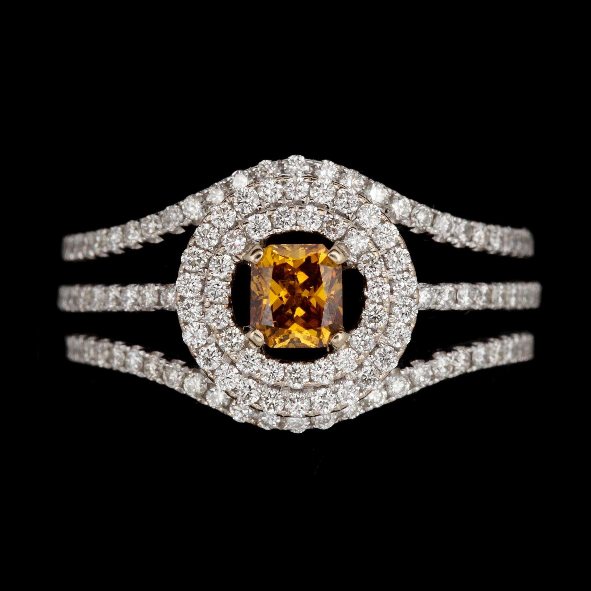 RING, briljantslipade diamanter, tot. 1.26 ct och fancy orangy-brown diamant, 0.44 ct.