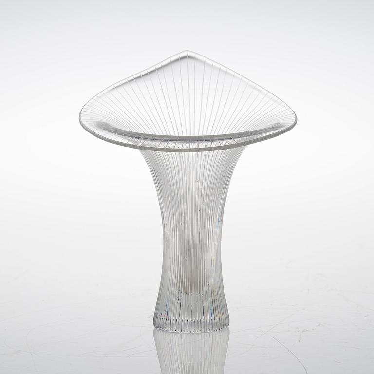 A CHANTARELLE GLASS VASE.