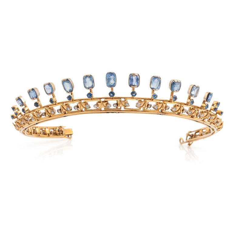 A tiara/necklace combination in 18K gold with sapphires and round brilliant-cut diamonds.