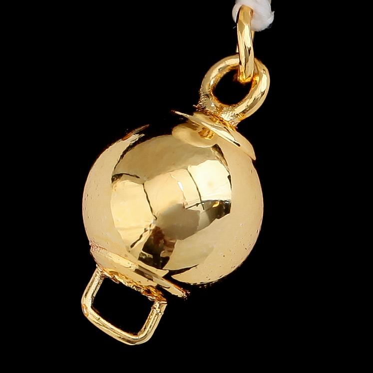 PÄRLCOLLIER, odlade Akoyapärlor, lås i låghaltigt guld.