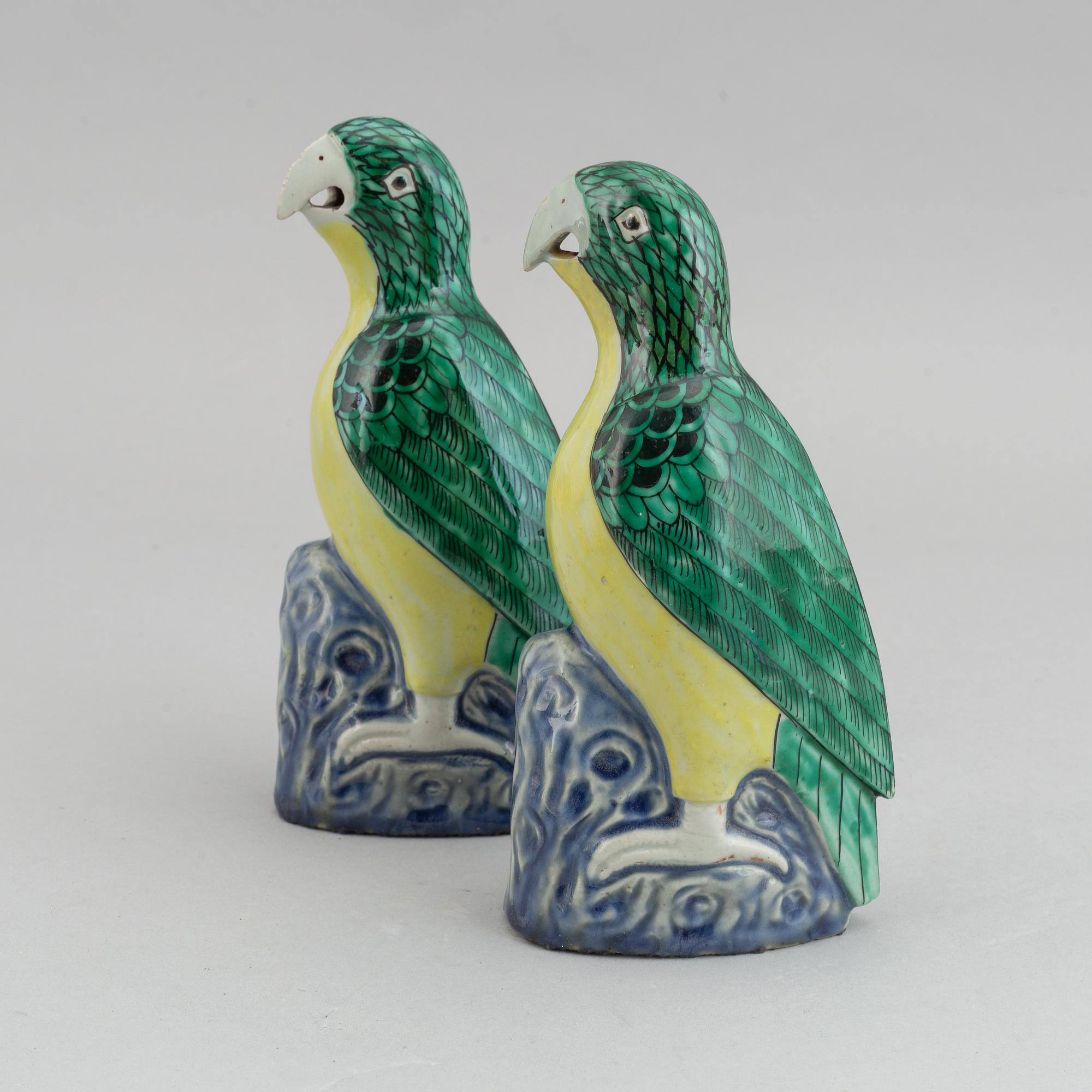 Papegojor, ett par, porslin, sen Qingdynasti, 1800-tal.