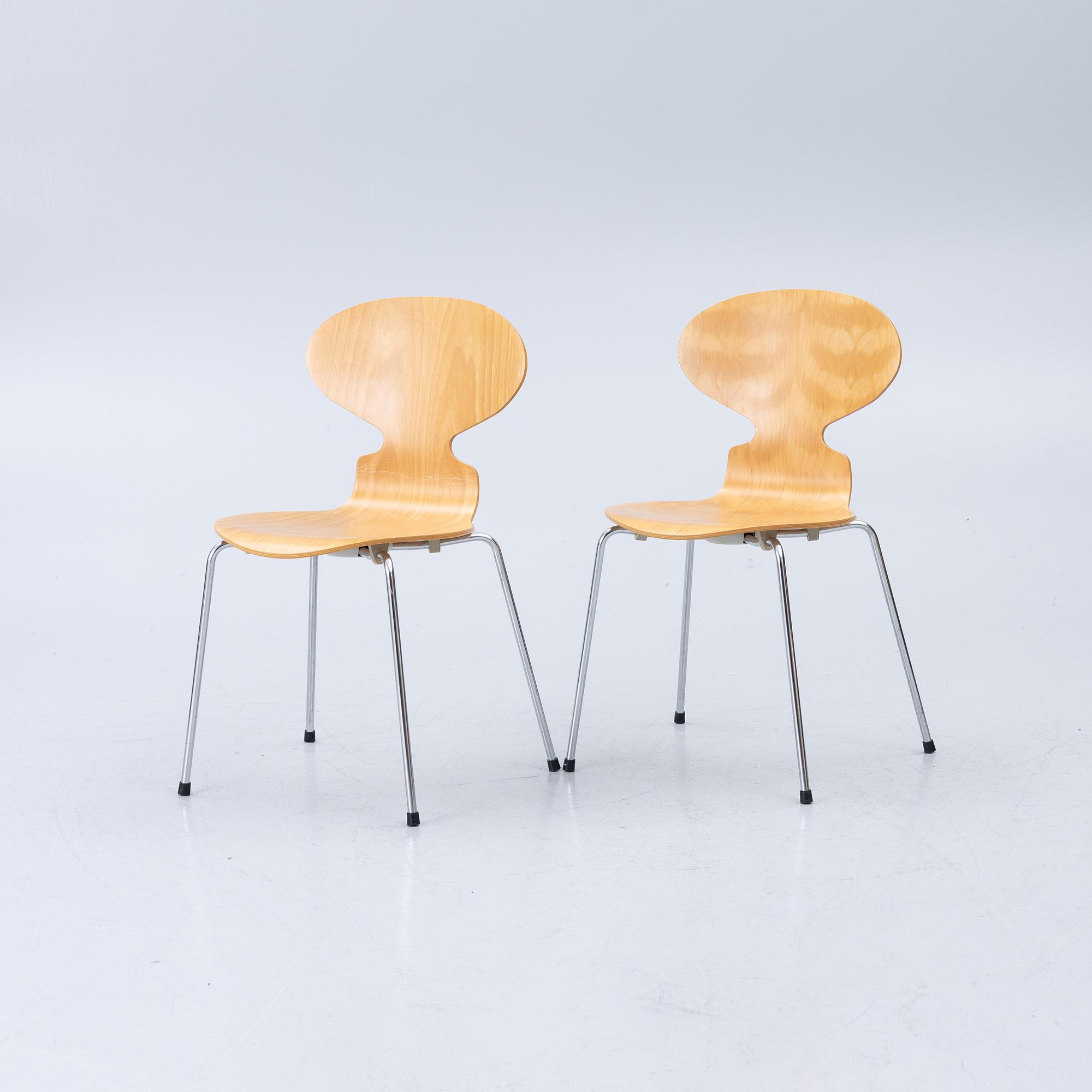 Arne Jacobsen, Chairs, a pair, "Ant", Fritz Hansen, Denmark, 1985.